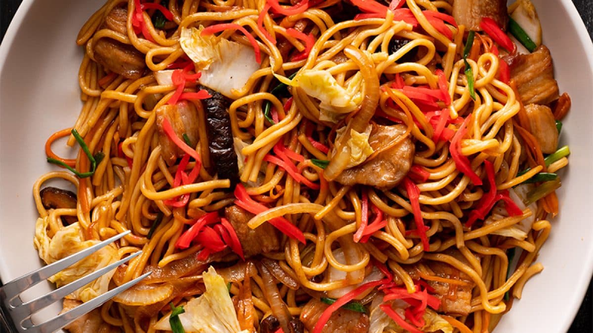 Yakissoba Portuguesa - Portuguese gastronomy